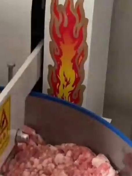 纯机器人“手工”剁馅？不懂就问：这和绞出来的有区别吗