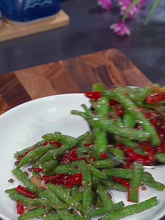 干煸豆角在家这样做香辣入味，比饭店的还好吃