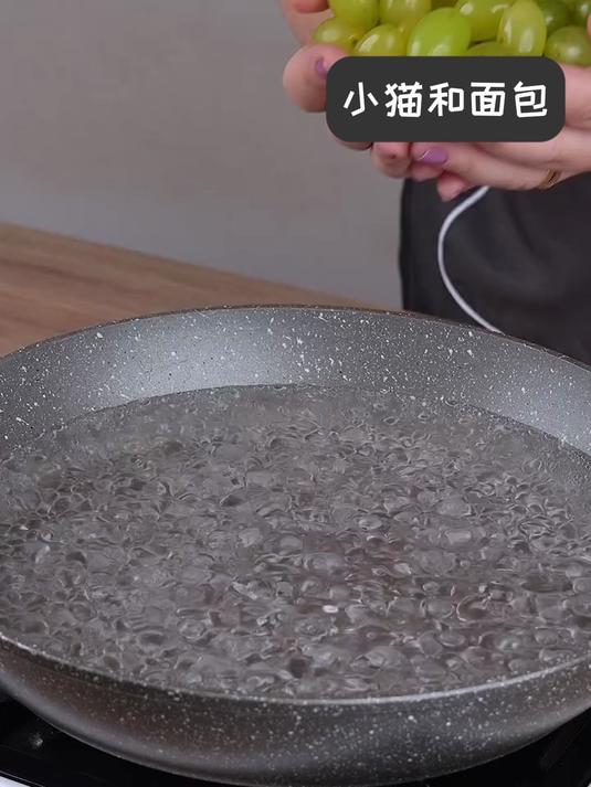 超简单不需要烤箱的青提蛋糕做法