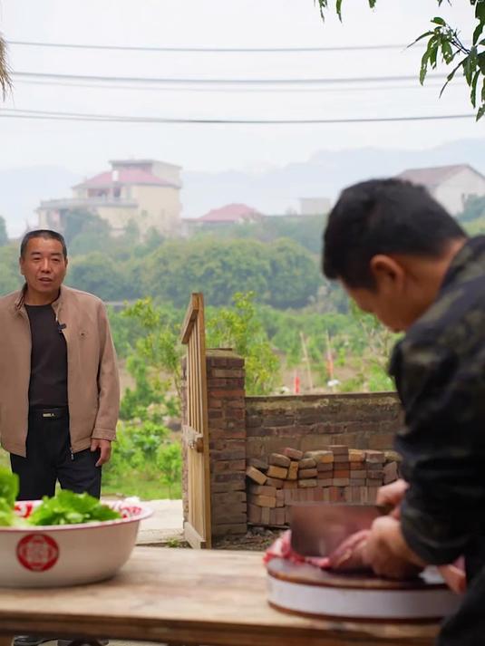我给老丈人做外婆头像,阿爸给我做酥肉