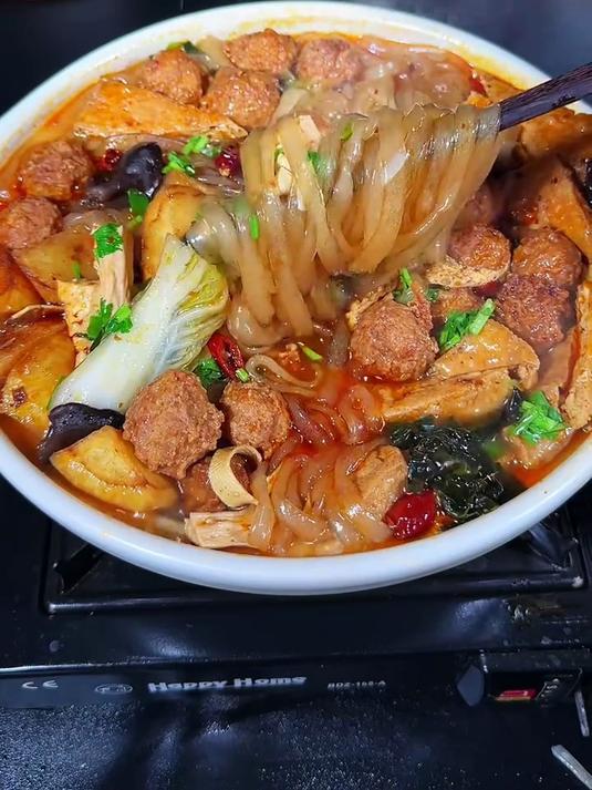 给家人做一锅热乎乎的砂锅丸子烩菜