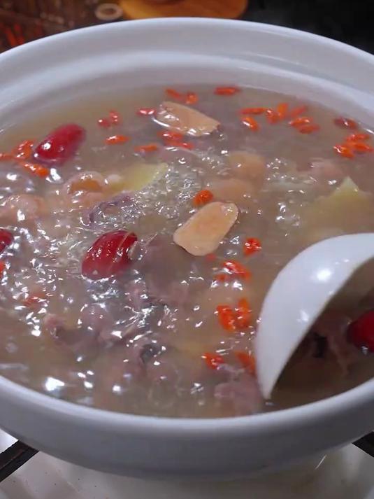 天气越来越冷，可以试试这个猪心汤