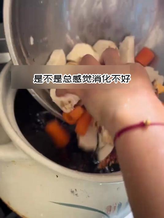 养胃安神赤小豆粉葛鲫鱼汤:软烂易吸收,晚餐滋补助眠