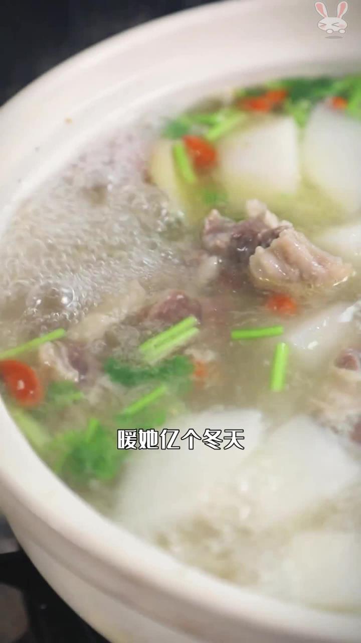 清甜的白萝卜,软烂入味的牛腩,一锅鲜美的萝卜炖牛肉就这么