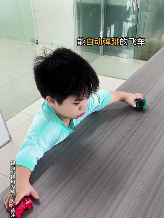 好玩的空翻爆裂飞车，男孩子没有不喜欢的