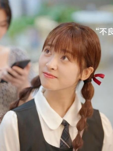 开画少女漫：王敬轩请沈月喝奶茶，哪料念奶茶名字太羞耻