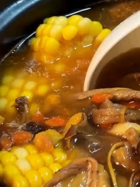 云南人的私藏养生汤——七彩菌菇汤不用加其他调料鲜掉眉毛#菌菇汤##美食推荐##美食#