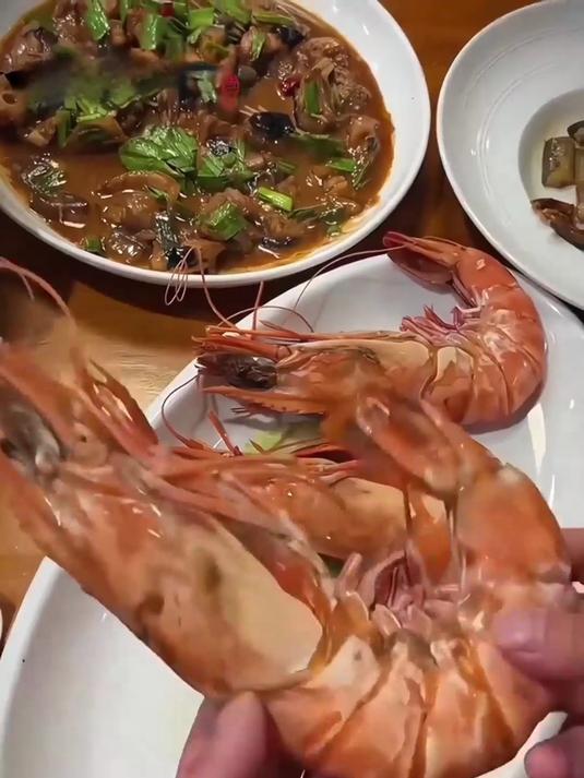 鲜活黑虎虾,个头不小,日常食用不错