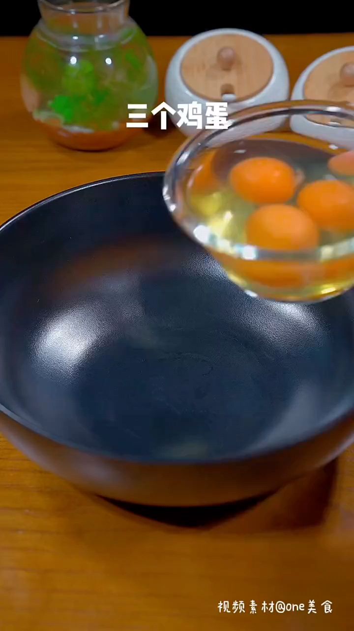 发糕还是馒头还是面包呢,放葡萄干还是放红枣呢,随你哦