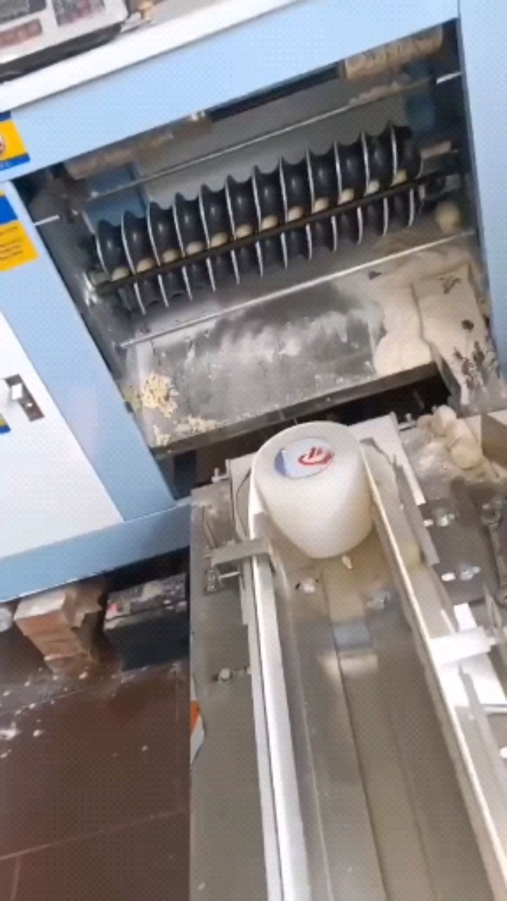 馒头自动摆盘机 自动供盘摆盘数控一体机 自动摆盘包子机 智能大型园馒头机设备 多功能