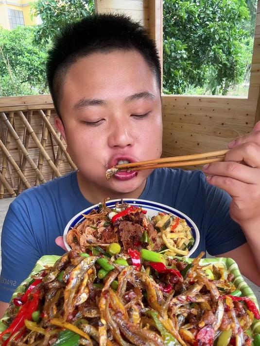 你们要的小鱼干做法来了 我们家小鱼仔没有腥味 没有苦味干净无沙