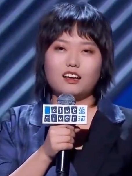 李雪琴说脱口秀目的不纯?看对手越看越像老公,黄圣依都笑出鹅叫