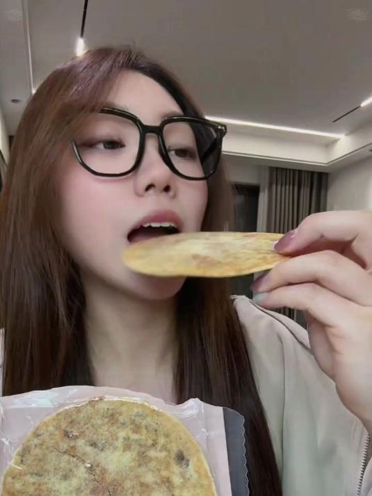 手工梅干菜肉饼烧,低脂高蛋白,解馋饱腹的健康零食选择