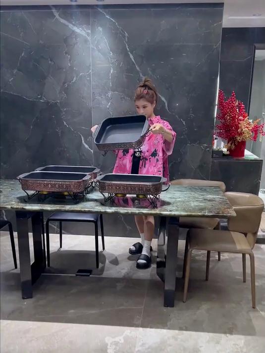 四种不同颜色的石斑鱼做烤鱼