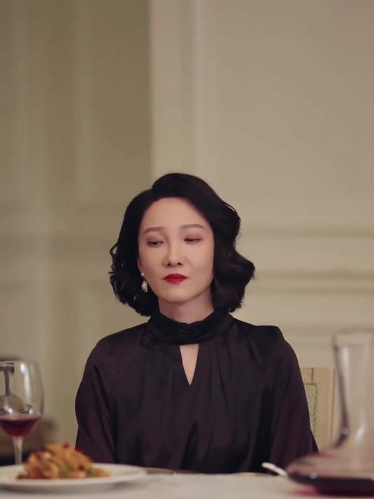 保姆的女儿，被雇主家的少爷喜欢上，身份悬殊的二人如何打破偏见