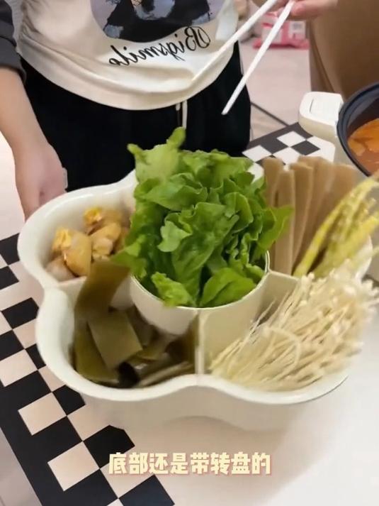 家庭火锅伴侣,菜品分类井井有条,一菜一格方便有序!