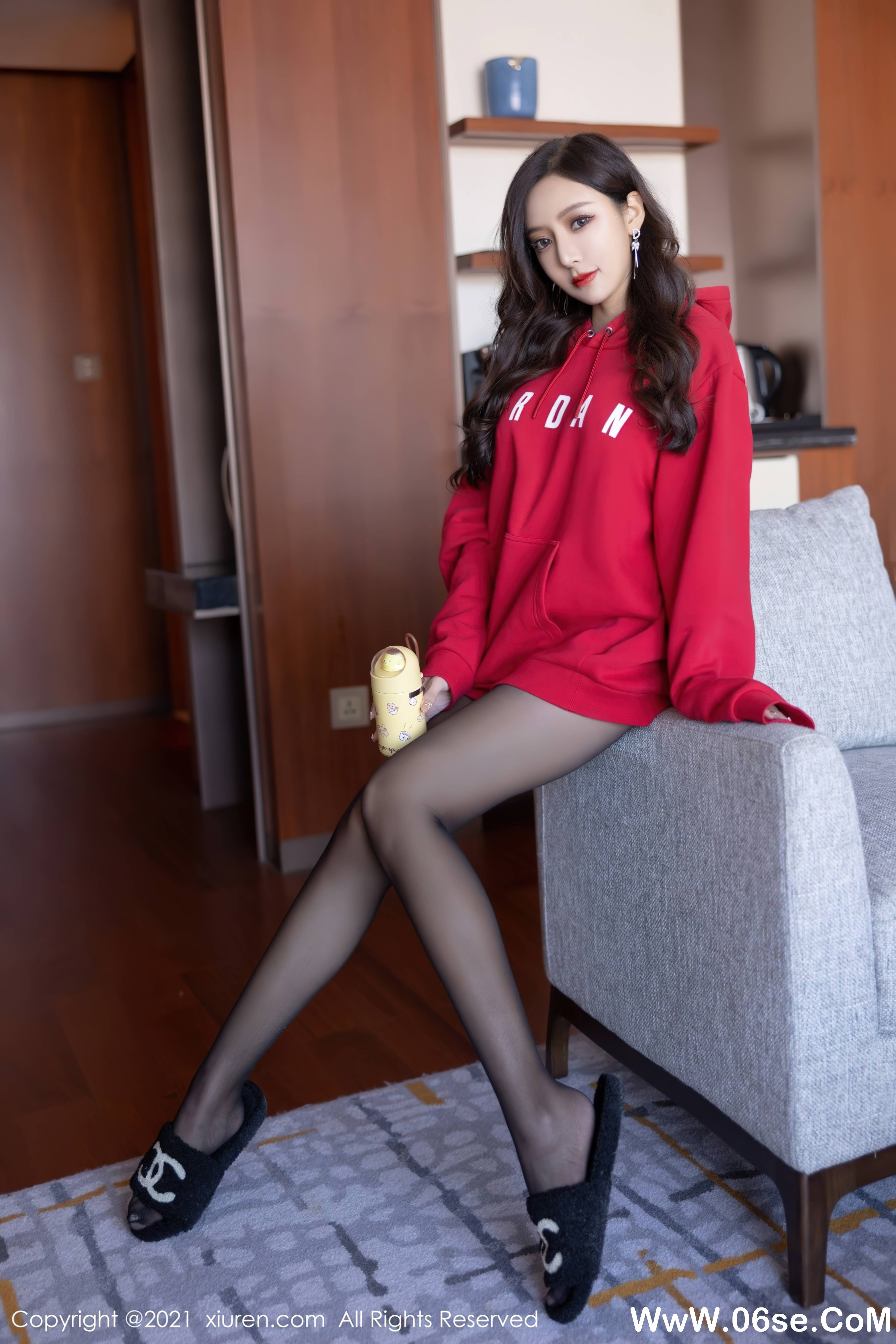 图片[2]-[XIUREN秀人网] 2021.12.17 NO.4356 王馨瑶[82+1P832M]-六色网