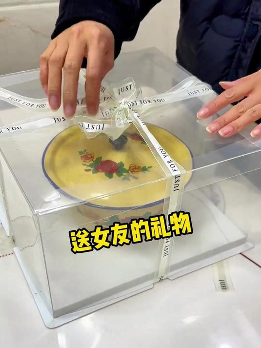 给女朋友特别的生日蛋糕~