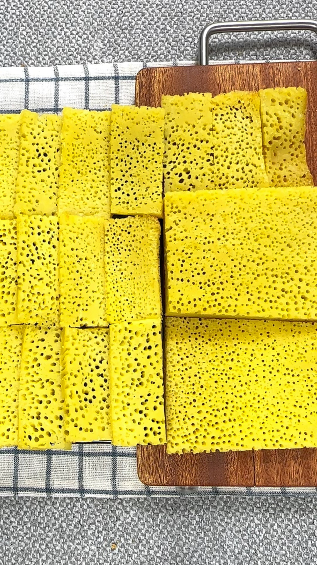 只要家里有鸡蛋和淀粉就可以做出广式传统糕点蜂巢糕