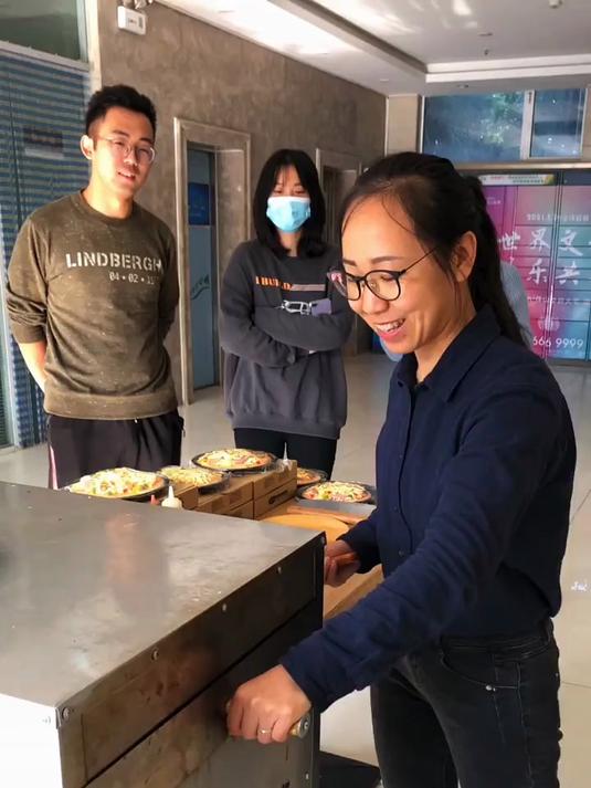 手工披萨的做法真的简单?食材家里就有,现做现吃真香!