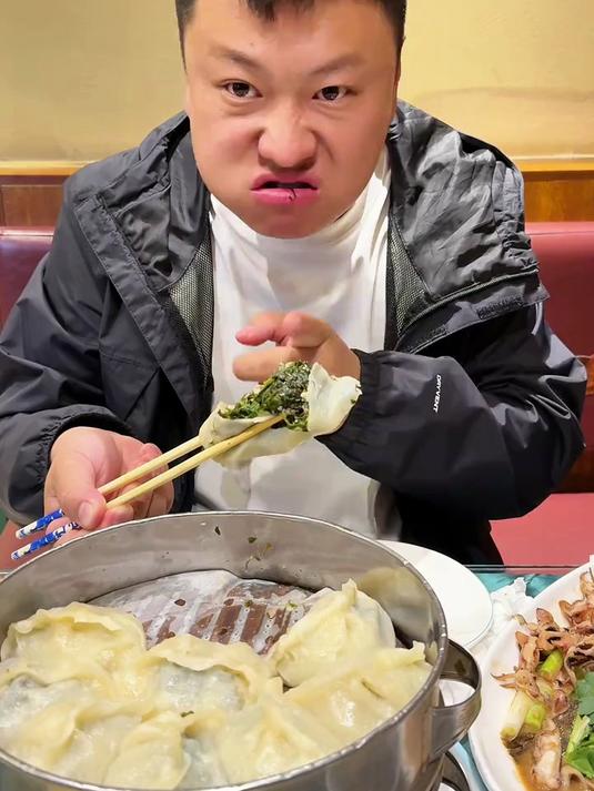 我想知道,有多少人不知道“海菜包子”这道美食～