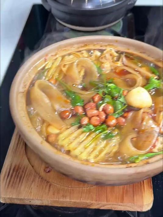 老式砂锅宽粉麻辣烫，几分钟就可以搞定