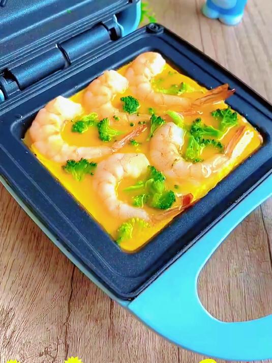 早餐神器驾到!智煲三明治机,压烤吐司轻食 3 分钟搞定超省时