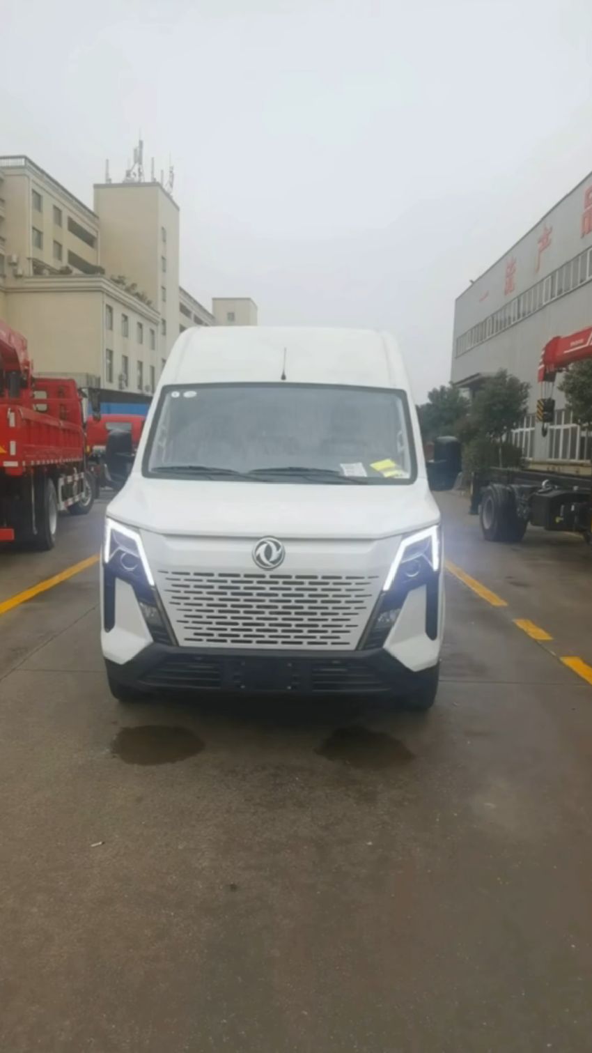 东风御风长轴面包冷藏车