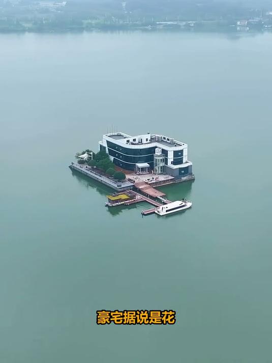 ##这夏就出发##湖南造价过亿的顶级水上豪宅，出门全靠游艇，这才是钓鱼佬的终极梦想