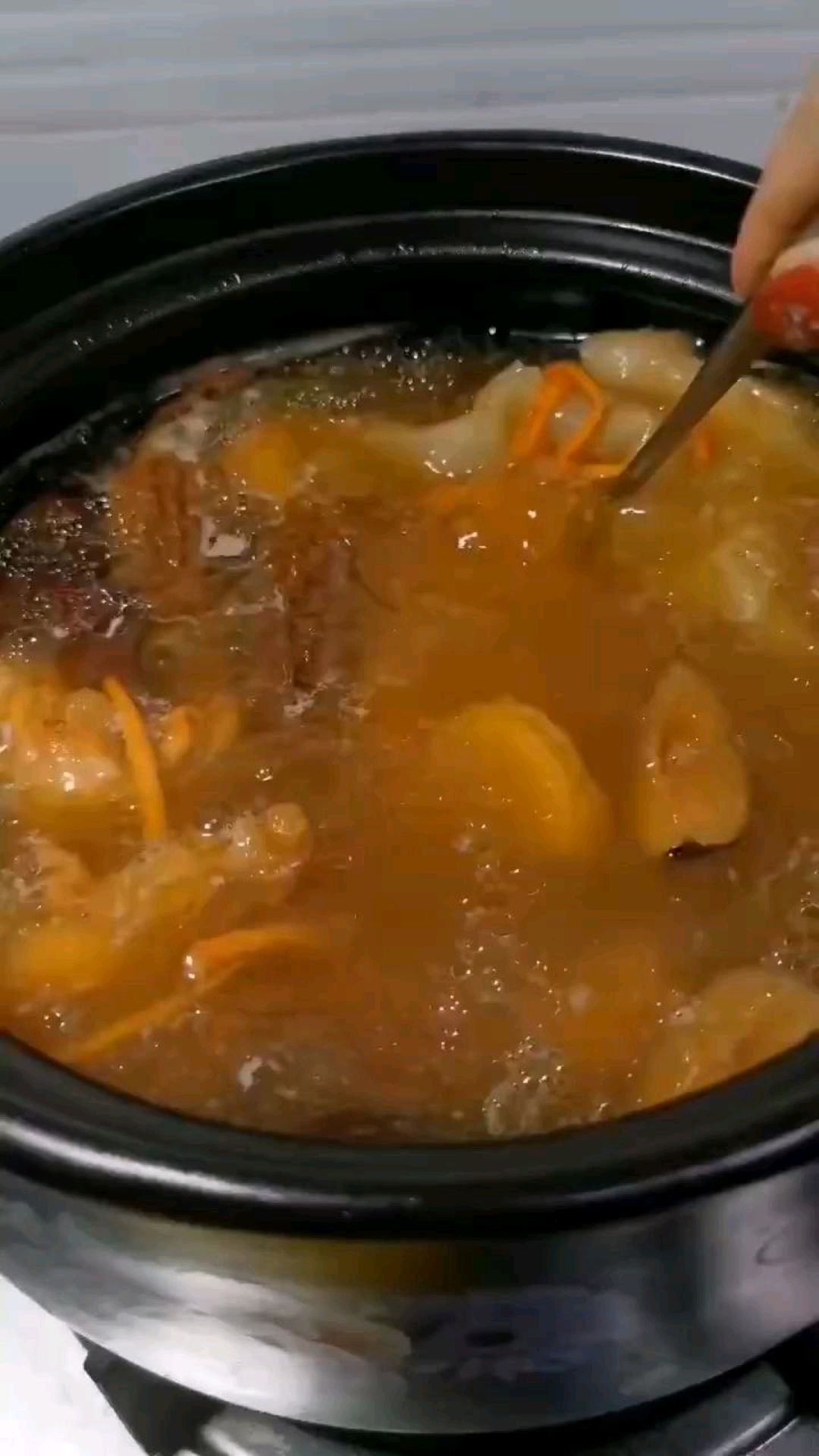 羊肚菌花胶猪骨汤