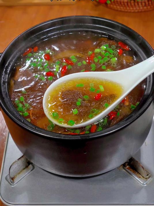 轻松搞定!干羊肚菌炖萝卜,清甜鲜脆解腻