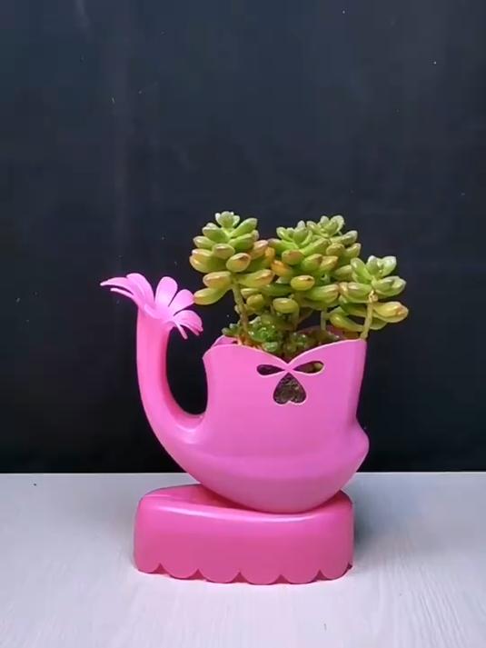 洗衣液瓶做倒立花盆 自制花盆 手工diy 变废为宝