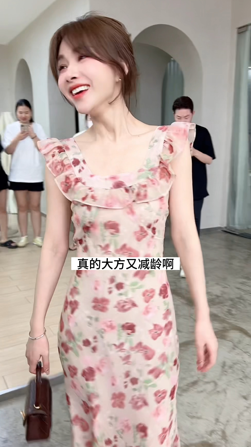 新上架的这件鱼尾裙也太好看太显气质了吧!气质优雅时尚感十足#美出高级感 #穿出高级