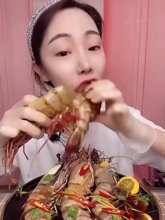 新鲜海捕太扎实!黑虎虾肉厚得能拉丝,清蒸鲜甜到爆～