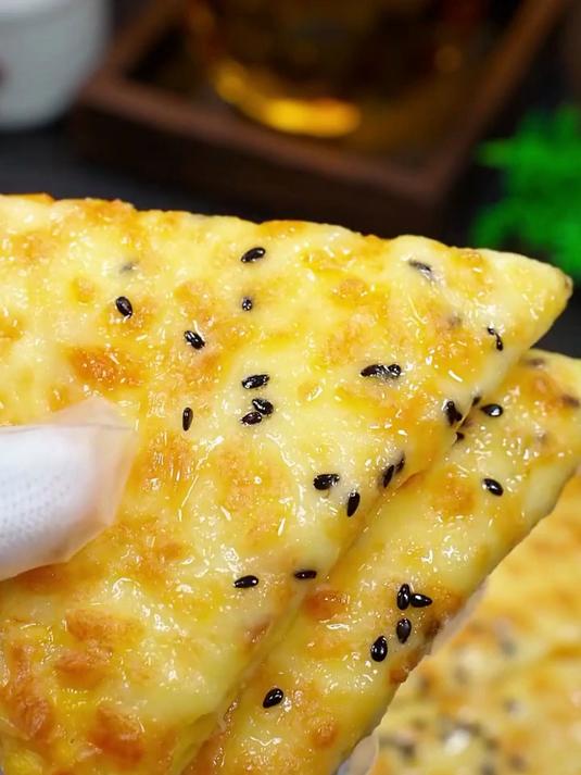 孩子想吃披萨别出去买了！这样做的披萨太香了，有空气炸锅就能做