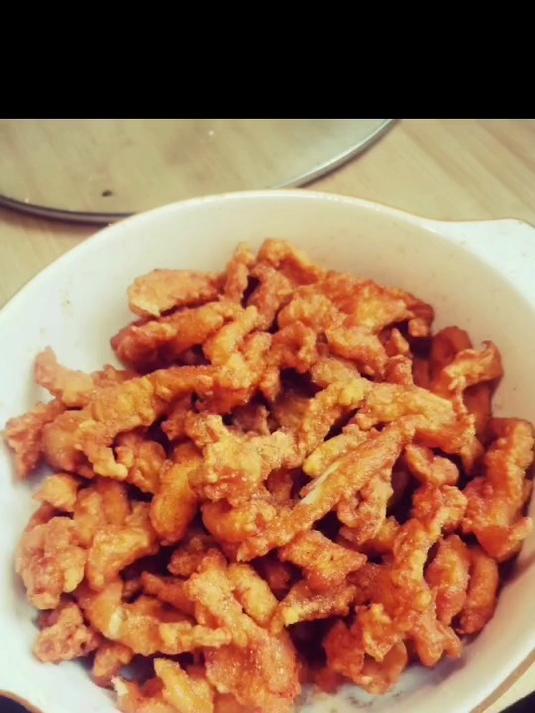 外酥里嫩的炸鸡柳，大人孩子都爱吃，5分钟就做好了#炸鸡柳##家常菜##在家做美食##小吃#