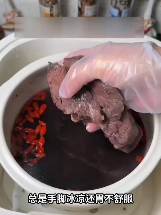 散寒黑豆牛排汤:消散脾胃寒气,胃寒隐痛全改善