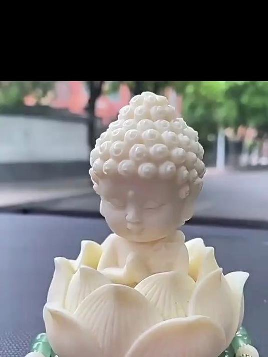 高级感莲花小佛祖车载中控台装饰品车内用品大全 汽车挂件推荐