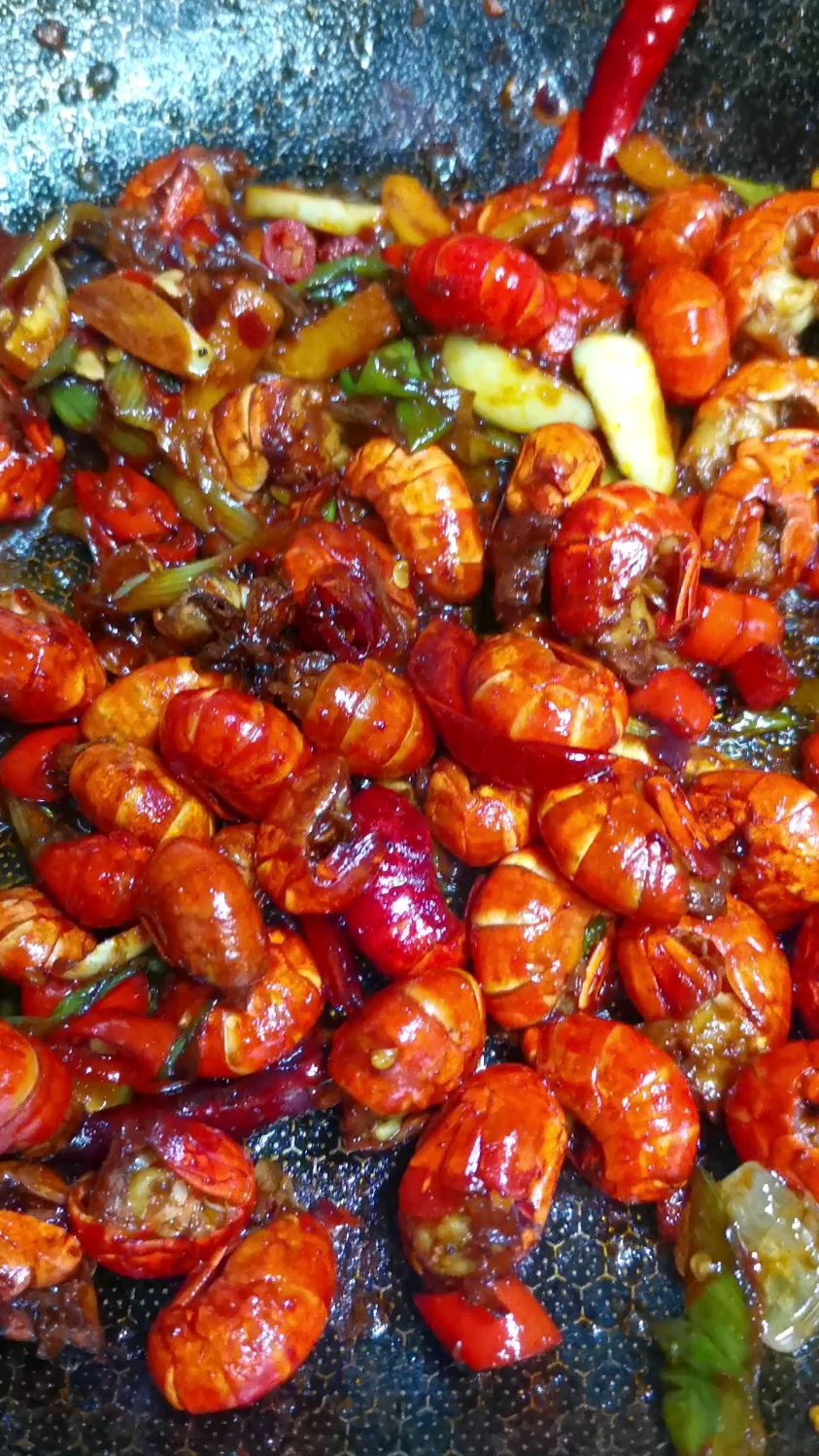 麻辣炒虾尾,二两小酒一配,还要啥自行车!