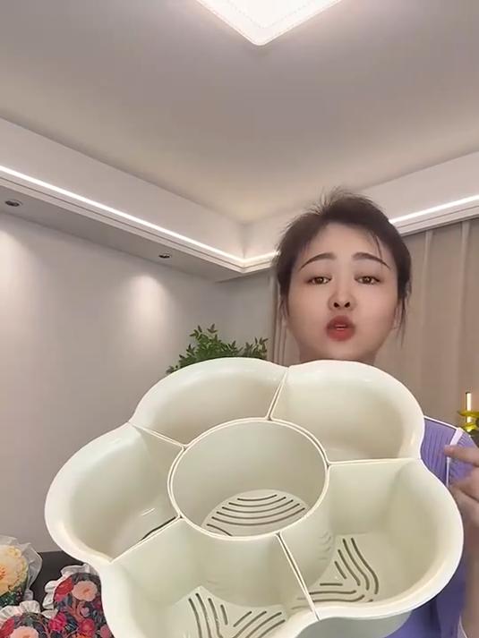 可旋转多功能火锅拼盘，分格收纳荤素食材，释放桌面空间不杂乱#居家火锅安排了##在家吃火锅#