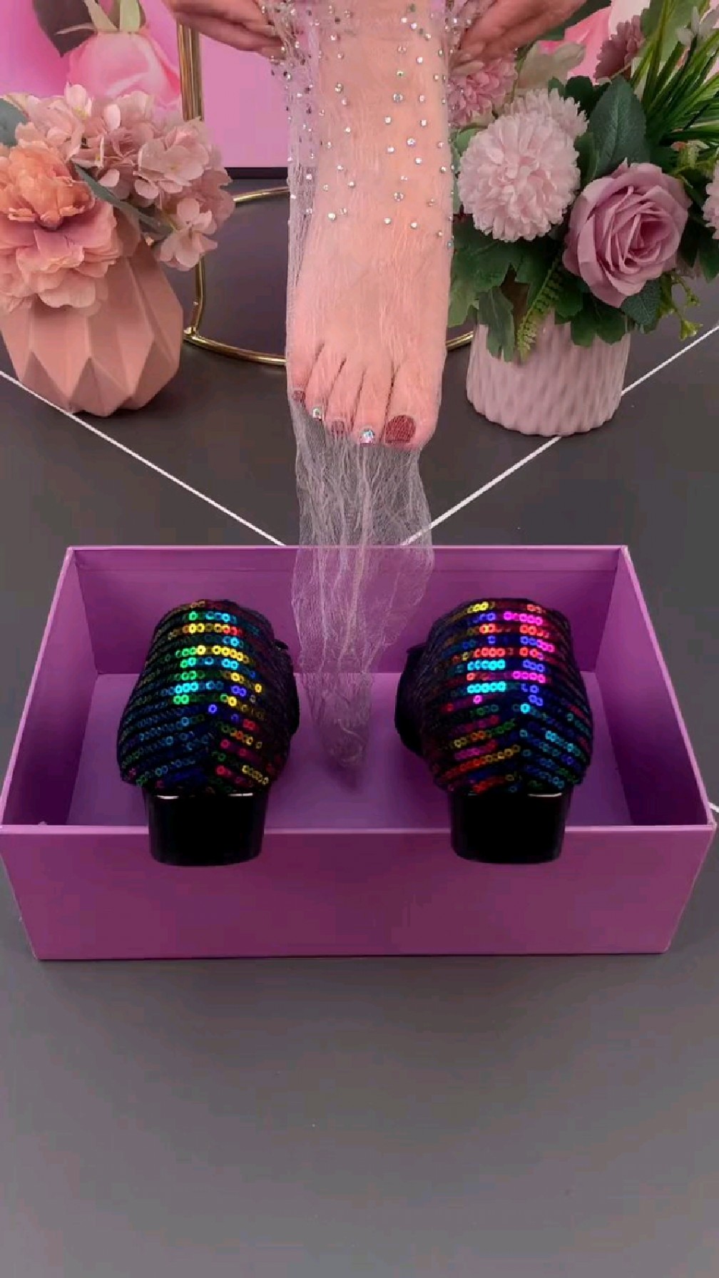 新款网纱拼接羊皮凉鞋,透气舒适不臭脚