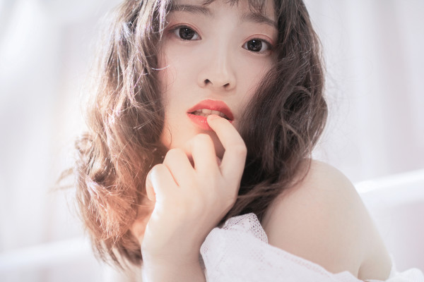图片[16]-白色和她-六色网