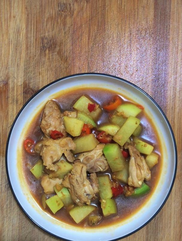 鸡肉的家常做法,分享一道鸡肉炒青萝卜