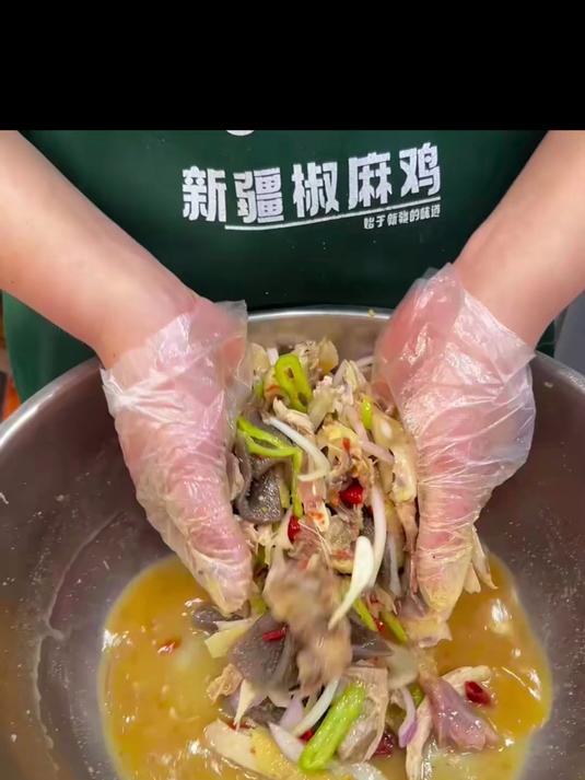 椒麻鸡太适合独处吃!一块就满足