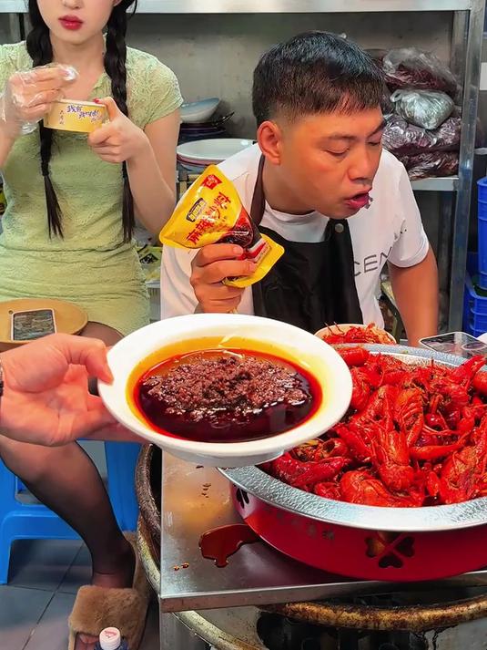 想做小龙虾烤鱼爆炒海鲜的铁铁就用南哥这款麻辣炒料，一酱成菜！