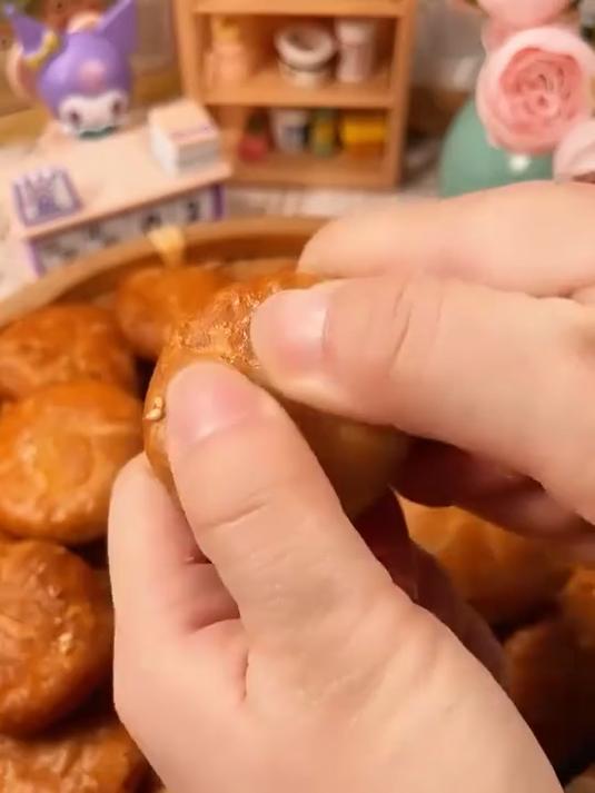 妈呀太香了!今年超火的手工炭烤黄山烧饼