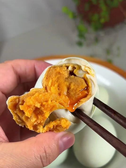 配米饭超香的烤海鸭蛋，你一定要试试