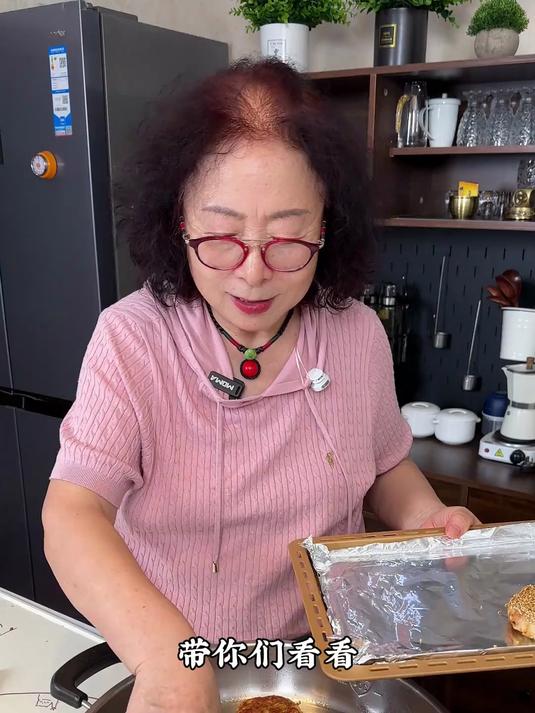 芝麻酱烧饼怎么做才能层次分明，外皮酥脆！保姆级教程来啦