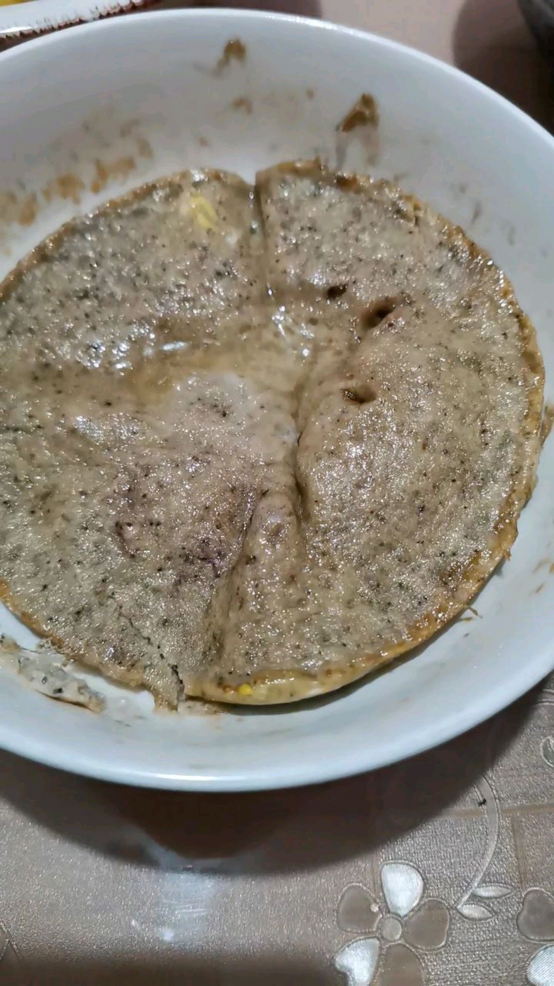 晚饭蒸了自己家腌的蜢子虾酱,放了几年了越来越香,外面卖的都太咸了,味儿还不好