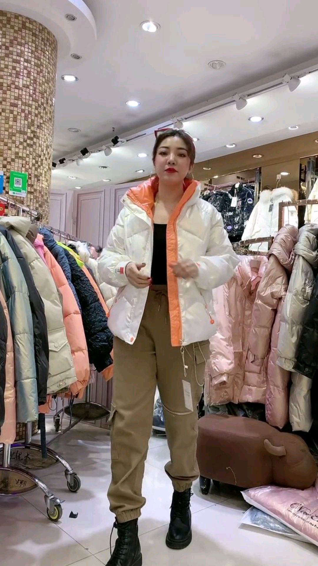 0101广州服装市场女装清仓,时尚短款面包服组合系列